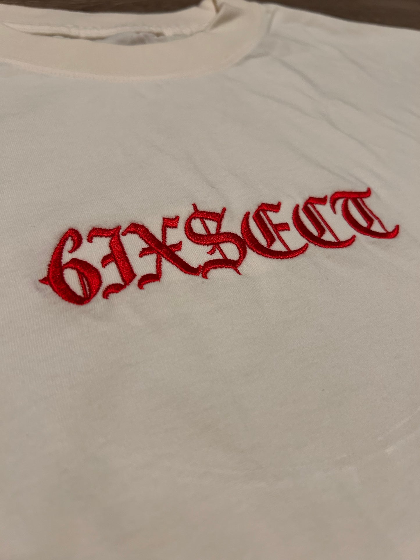 OFF WHITE OVERSIZED OLD ENGLISH